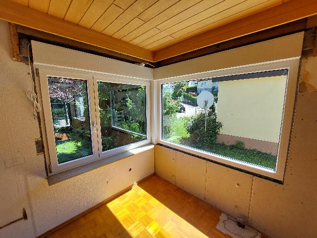 Referenz Kunststofffenster mit Aufsatzrollladenkasten | Laible Bauelemente, Geislingen-Stötten